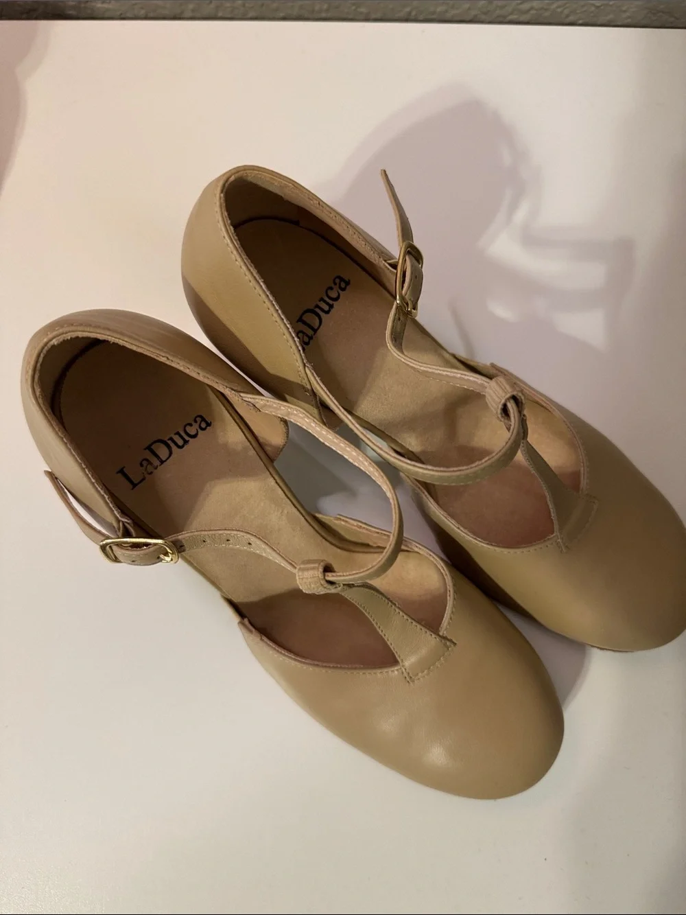 LaDuca size 9.5 Teresa Character Shoe NWOT